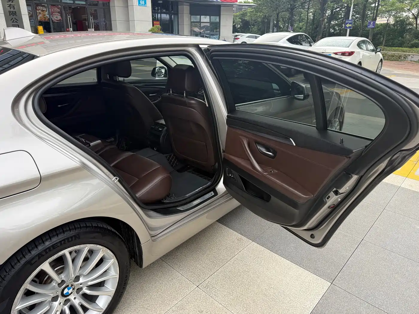 BMW 5 Series 2014 525Li Luxury Design Package фото 15
