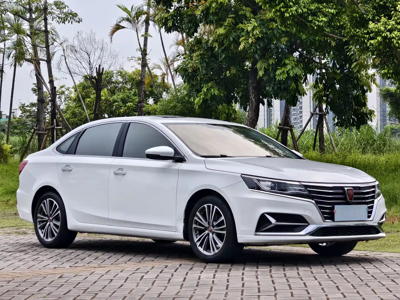 Roewe i6 2019 2019 PLUS 1.6L CVT 4G Connected Flagship Great Edition