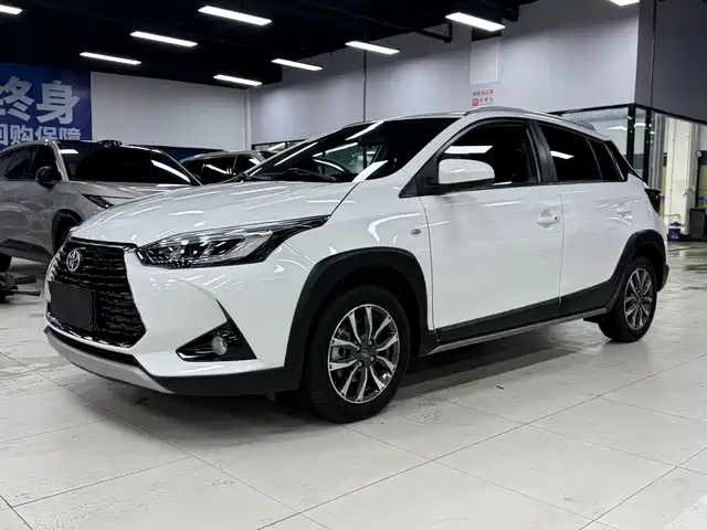 Toyota YARiS L Zhi Xuan 2022 1.5L CVT Luxury PLUS Edition — фото 1