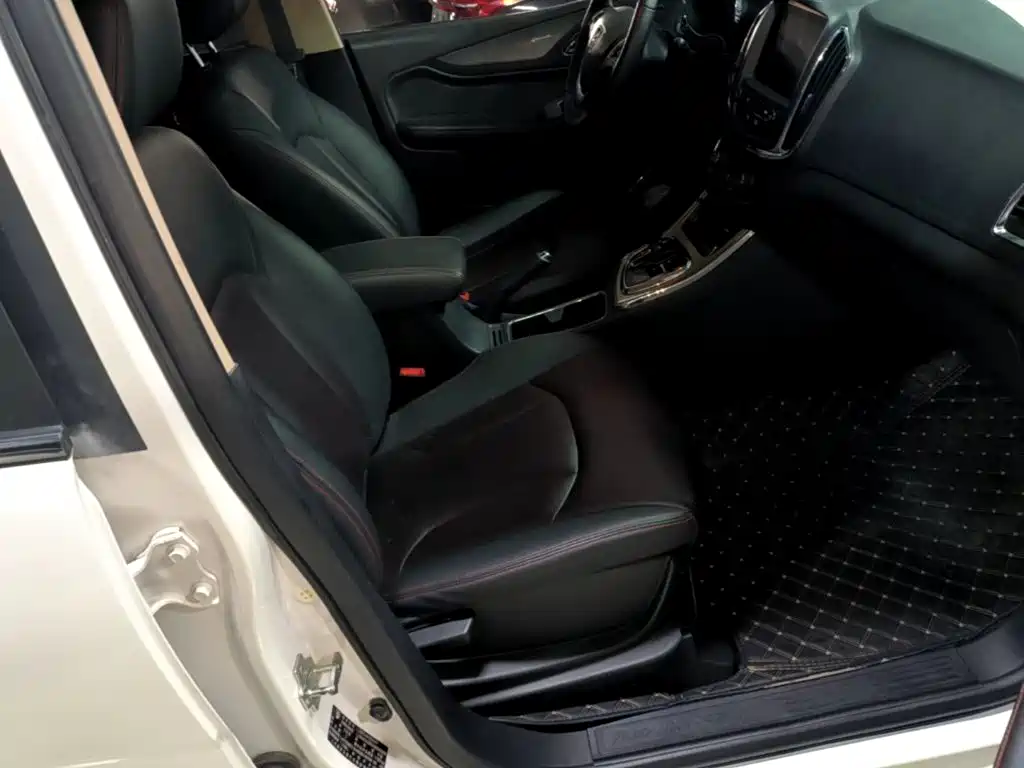 Baojun 560 2017 2016 1.8L iAMT Luxury