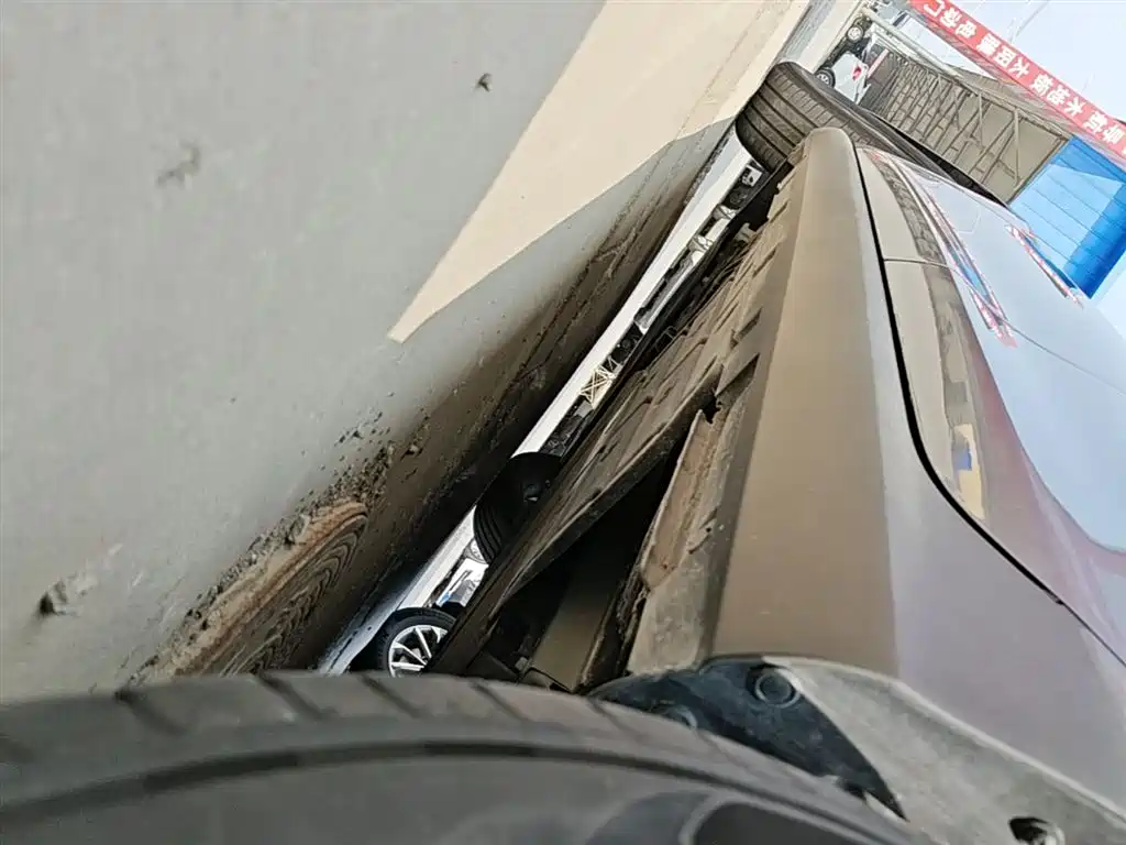 BYD Qin PLUS 2025 DM-i Smart Drive 55KM Leader фото 22