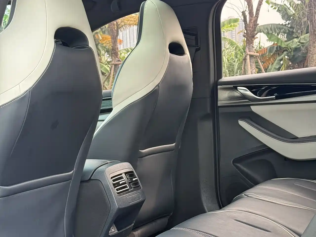 BYD Qin PLUS 2021 DM-i 120KM Flagship фото 9