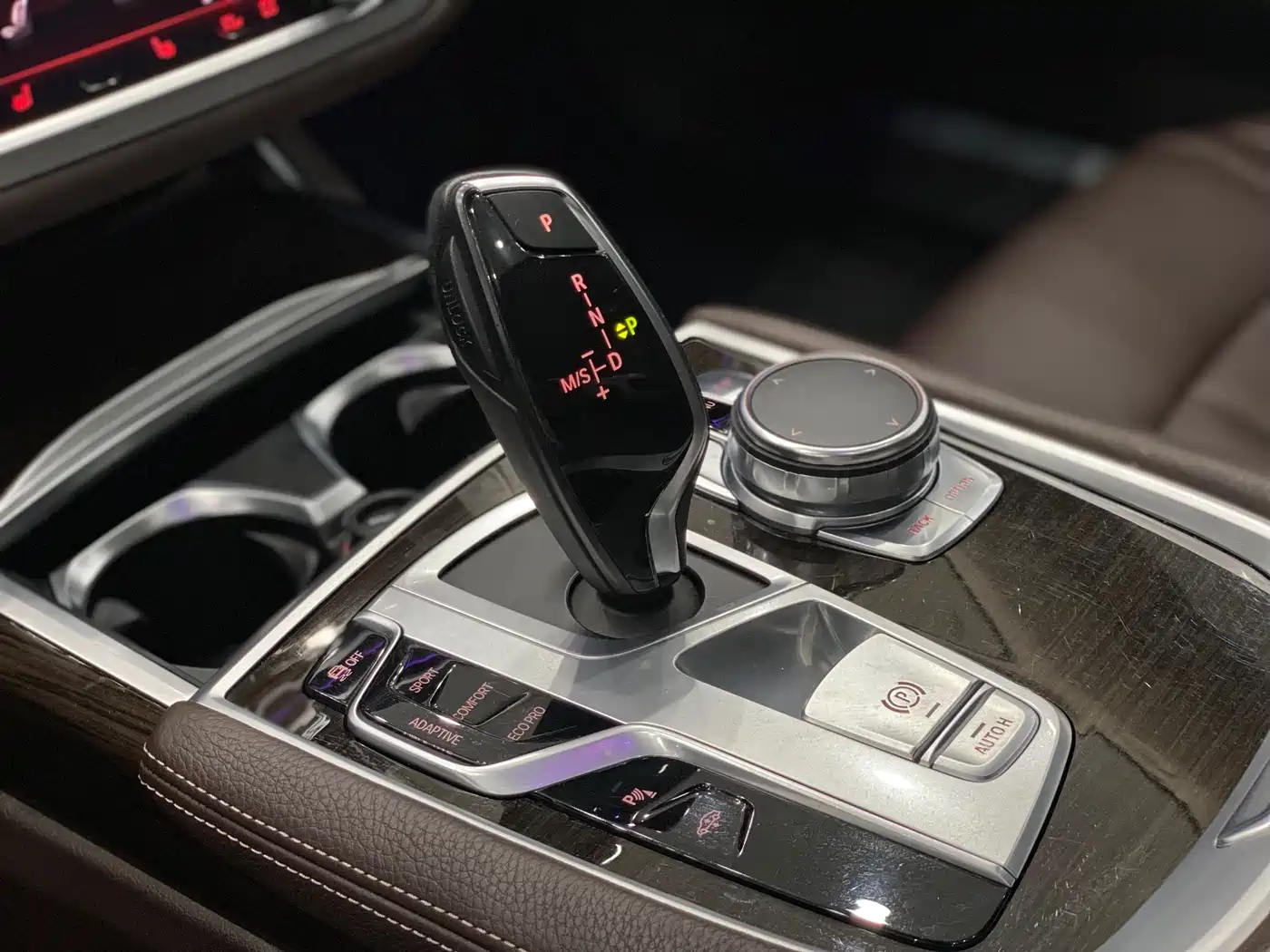 BMW 7 Series 2017 730Li Leading Edition фото 10