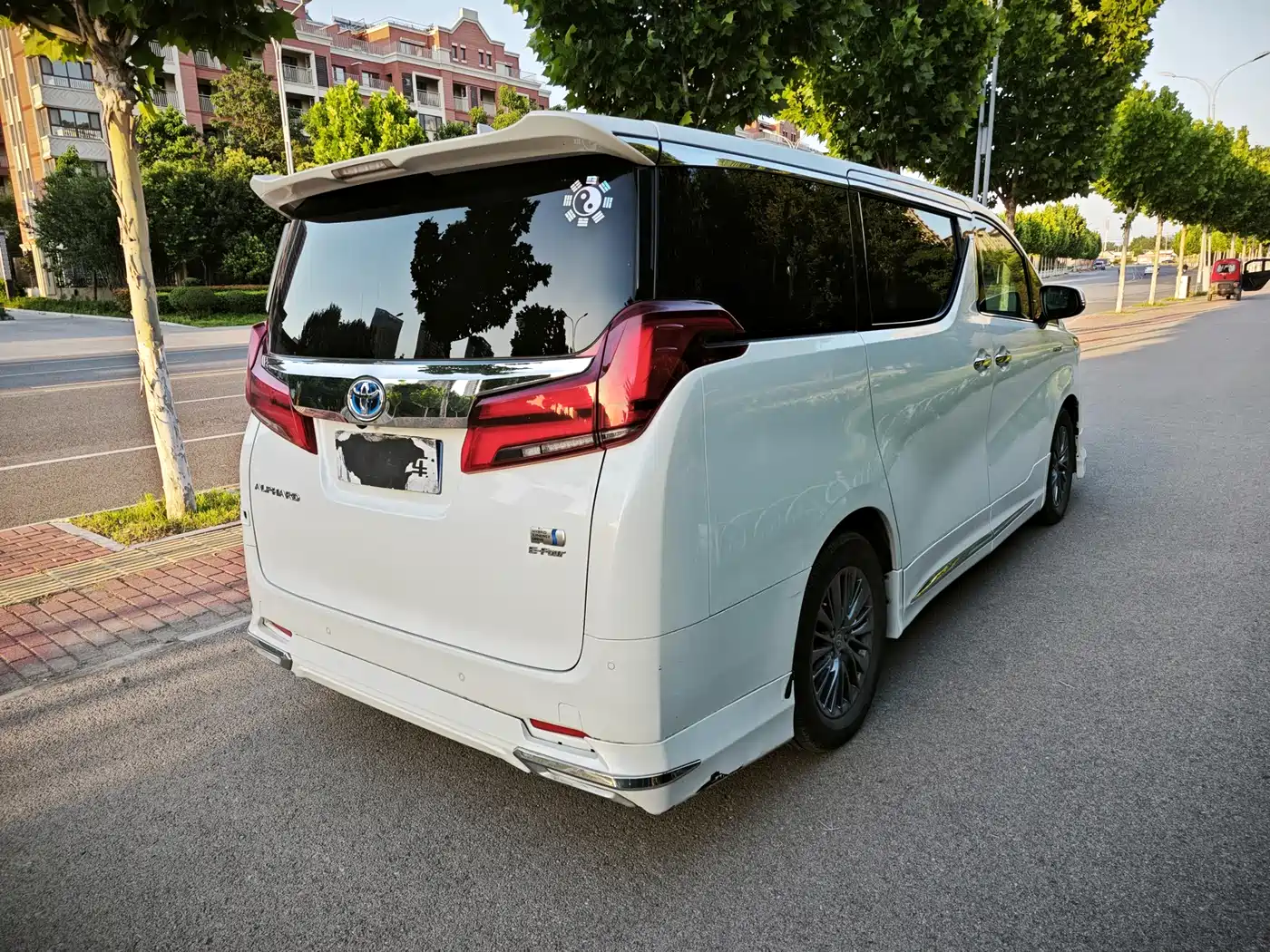 Toyota Alphard 2021 Hybrid 2.5L Luxury фото 10
