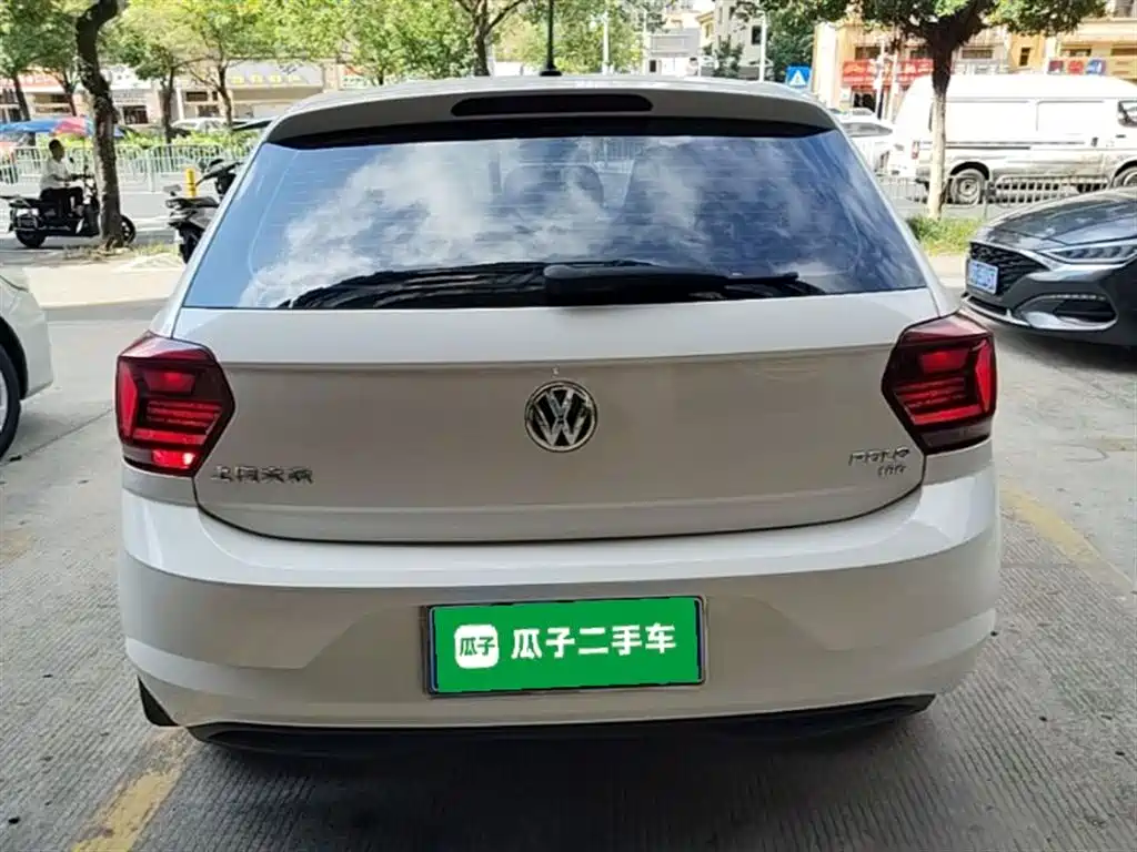 Volkswagen Polo 2019 Plus 1.5L Automatic Panorama Enjoyment Edition фото 6
