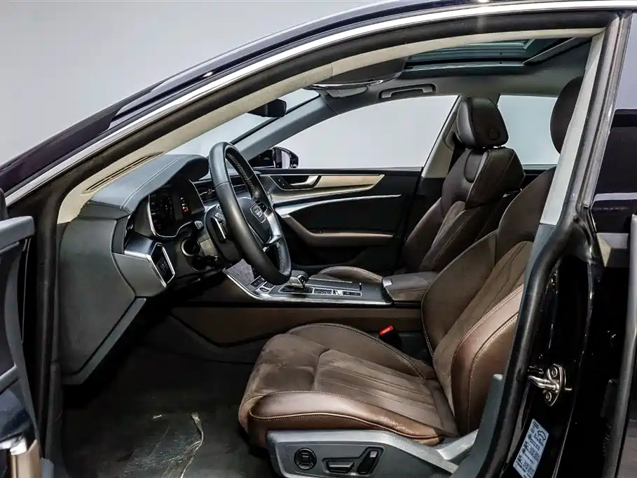 Audi A7L 2024 45TFSI S-line Dream Edition Crystal Package фото 9
