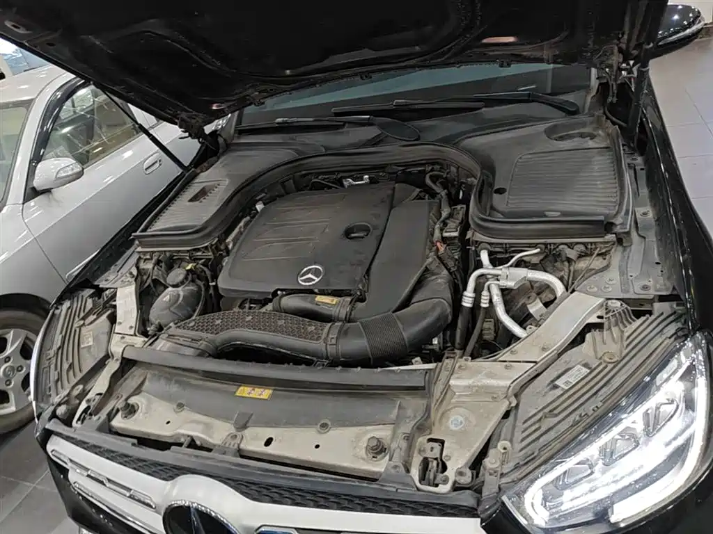 MERCEDES-BENZ GLC