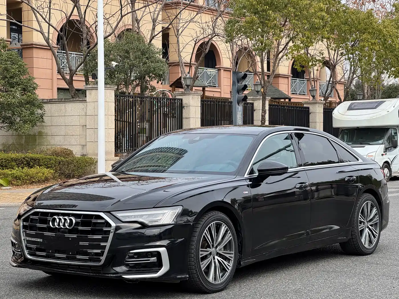 Audi A6L 2024 45 TFSI Premium Dynamic фото 3