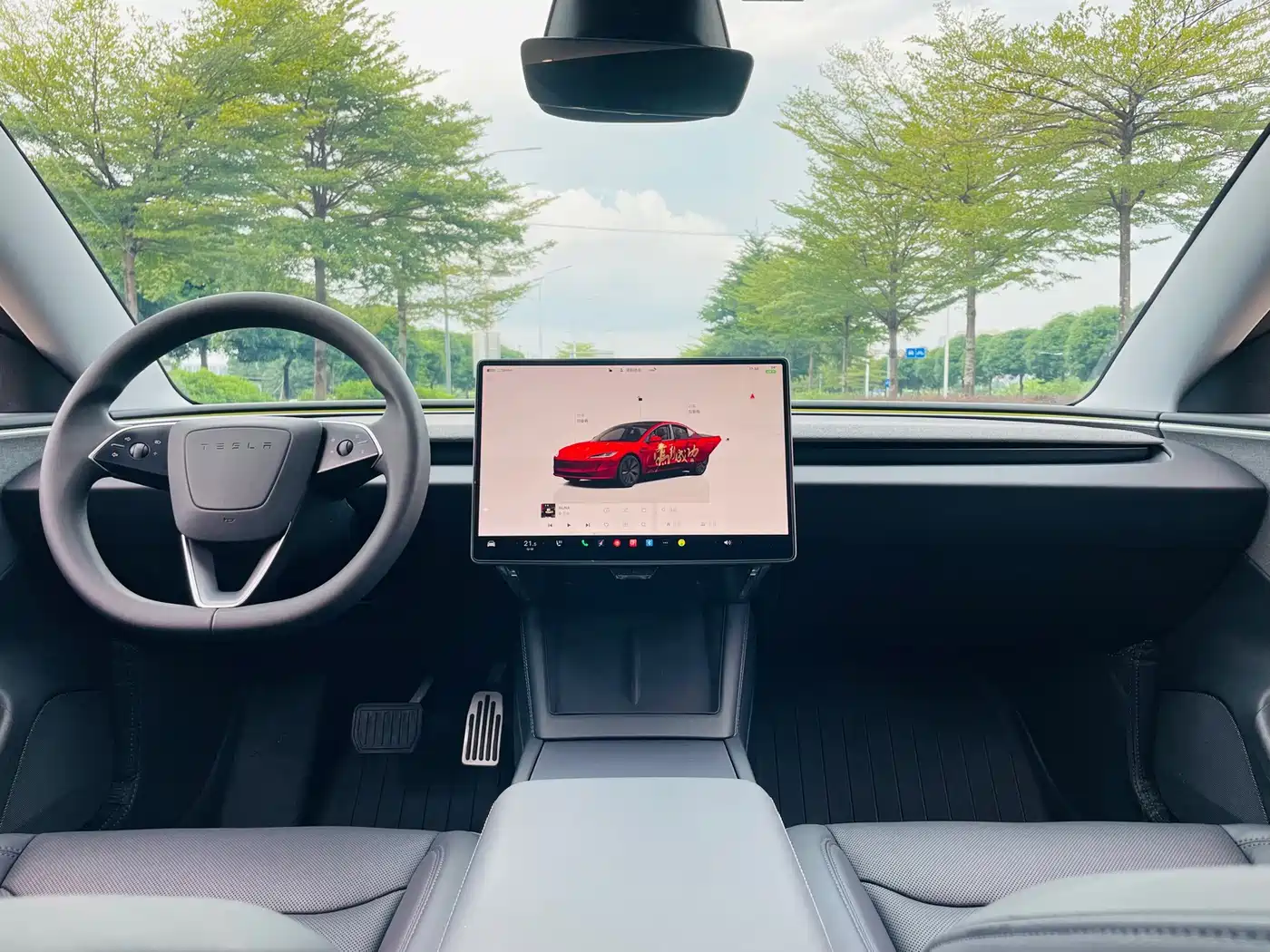 Фото 21 - Tesla Model 3