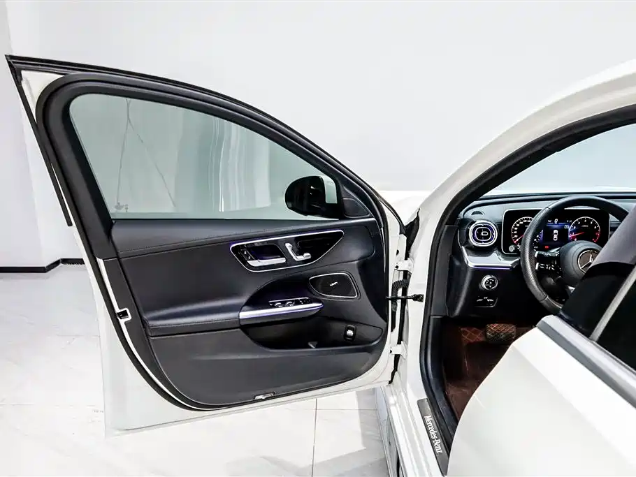 Mercedes-Benz C-Class 2024 Facelift III C 260 L Sport фото 7