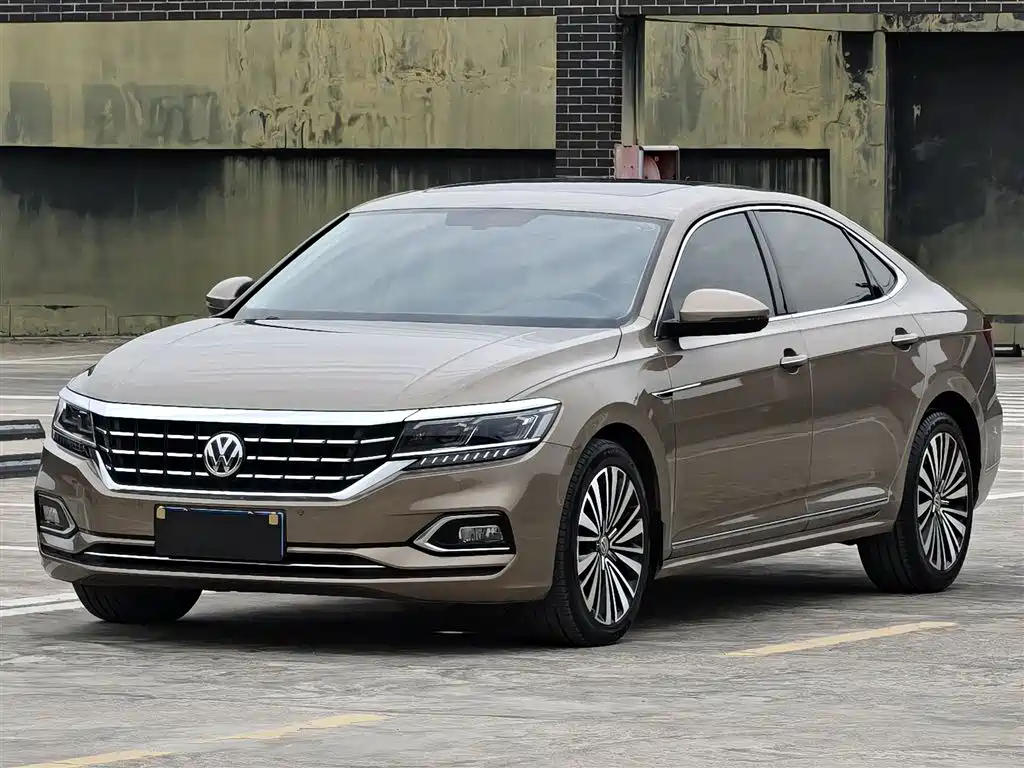 Volkswagen Passat 2019 330TSI Luxury Edition China VI фото 2
