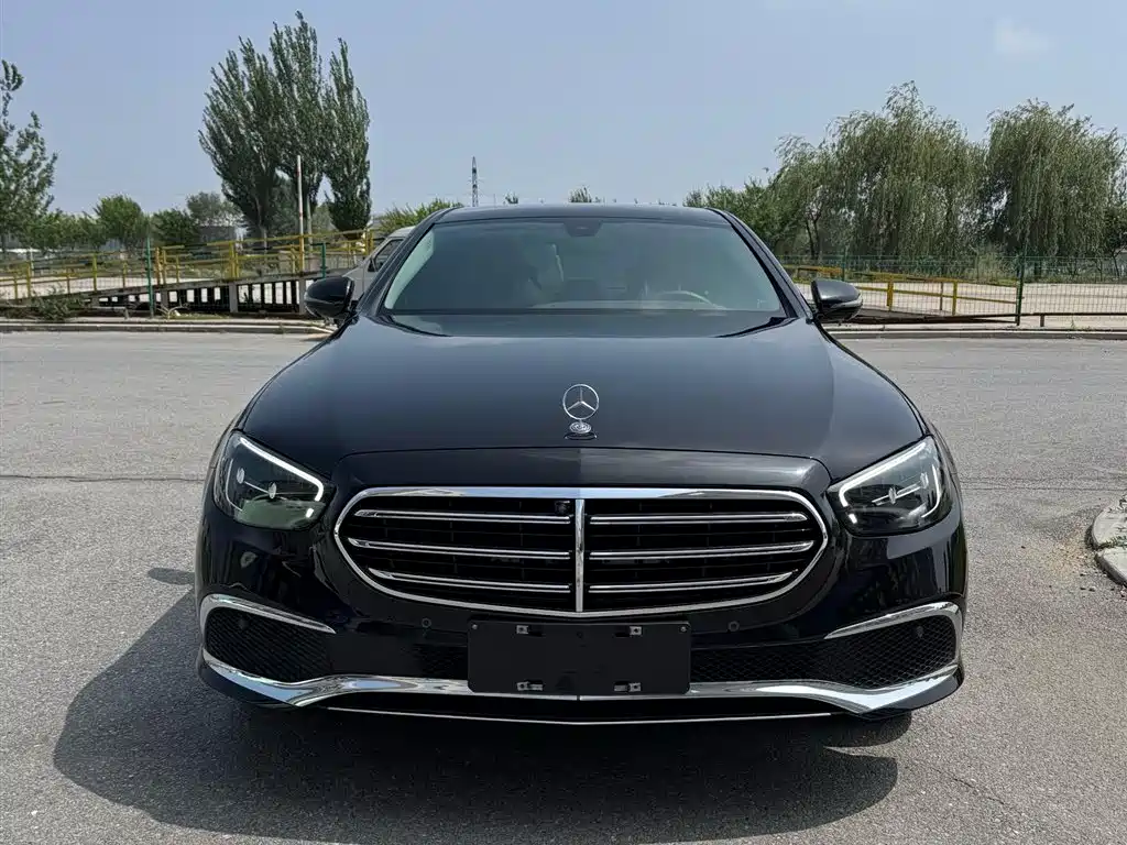 Mercedes-Benz E-Class 2023 E 300 L Fashion фото 2