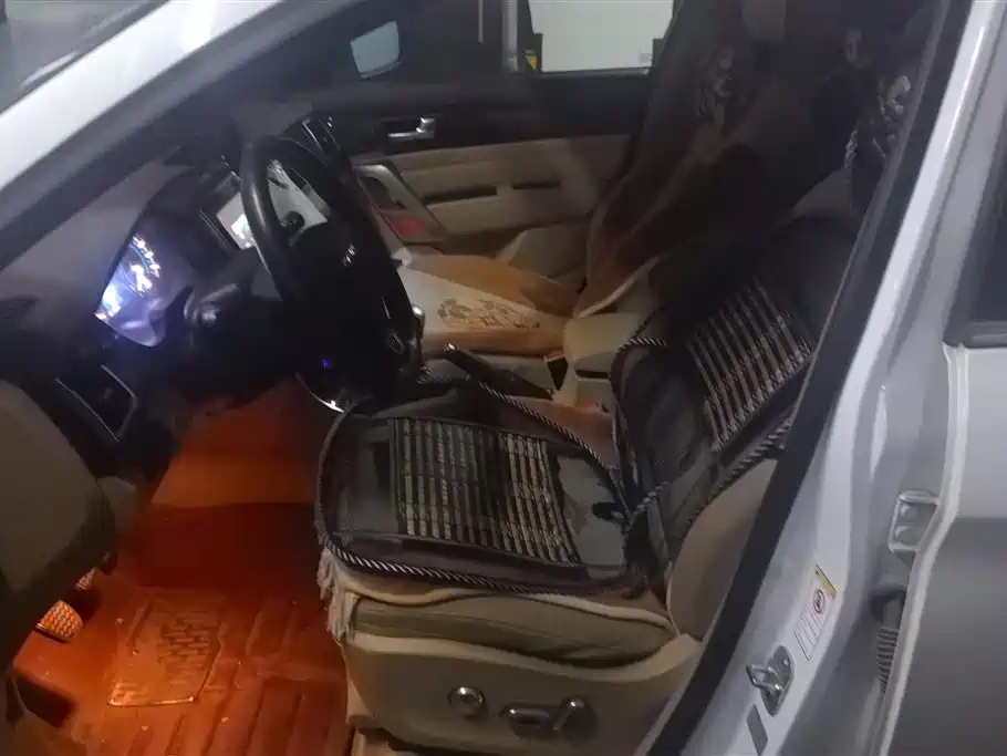 Haval H2 2014 1.5T Manual 2WD Premium Edition фото 9