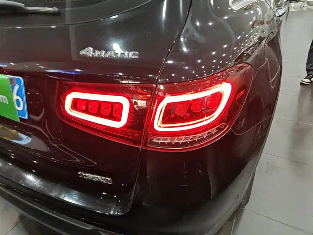 MERCEDES-BENZ GLC