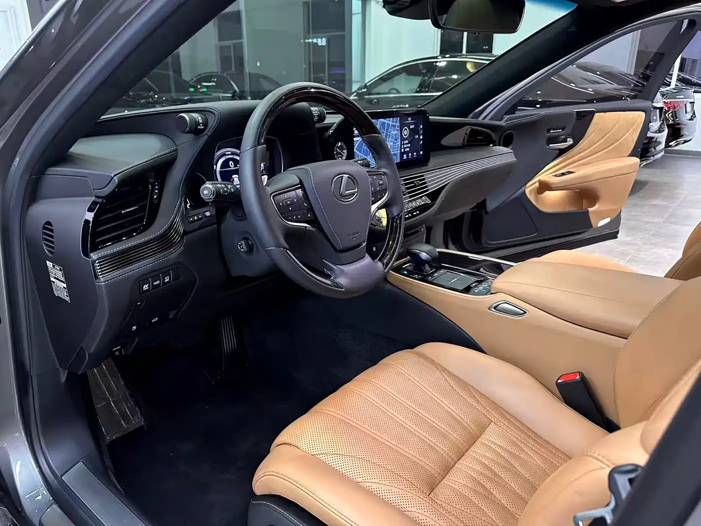 Lexus LS 2021 500h Luxury Edition фото 6
