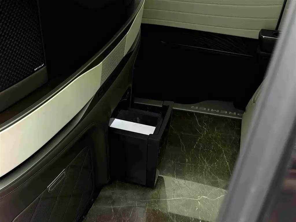 Denza D9 2025 2024 PIONEER 4-Seater Pioneer Edition