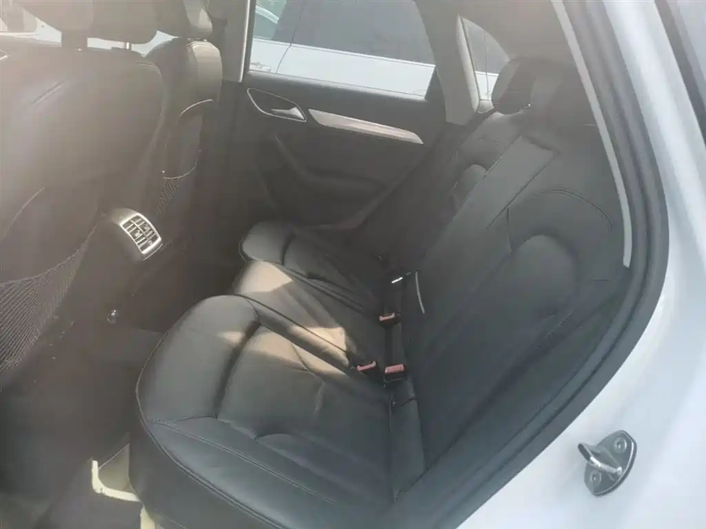 Audi Q3 2016 35 TFSI quattro All-Wheel Drive Fashion Edition фото 17