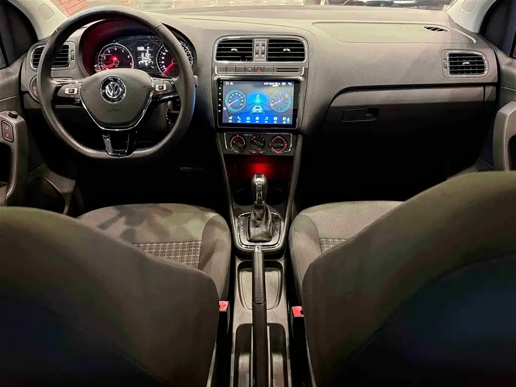 Volkswagen Polo 2018 1.5L Auto Comfort фото 8