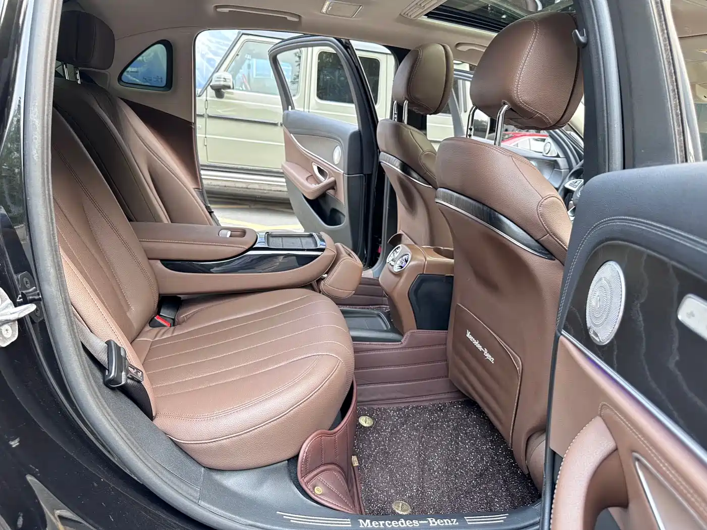 Mercedes-Benz E-Class 2017 E 300 L Luxury фото 12