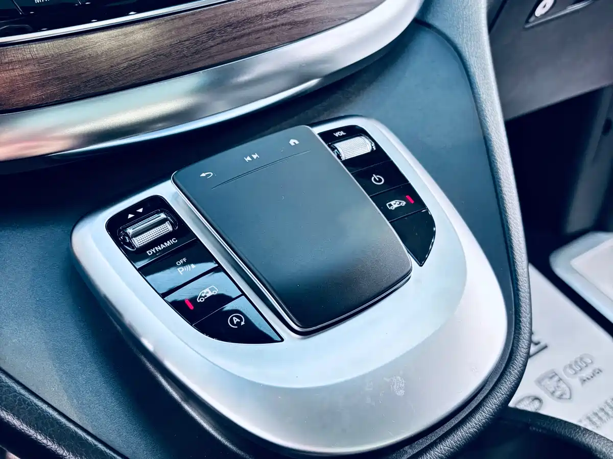 Mercedes-Benz V-Class 2022 V 260 L Long Wheelbase Prestige Edition фото 10