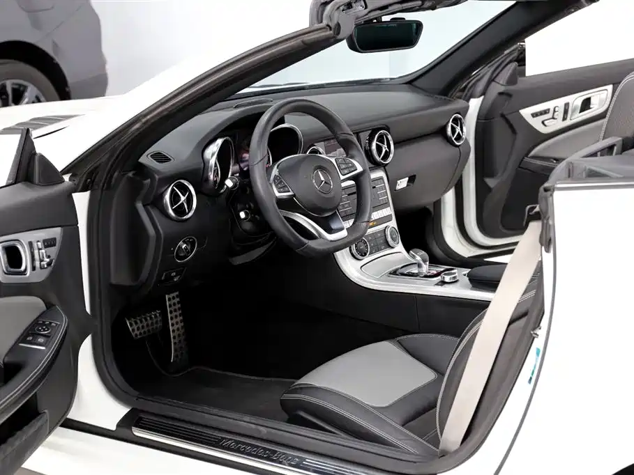 Mercedes-Benz SLC 2019 SLC 260 Jinyu Collector's Edition фото 9
