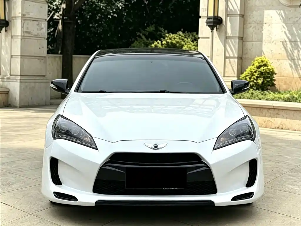 Hyundai Genesis Coupe 2009 Model 2.0T Automatic Luxury Edition фото 2