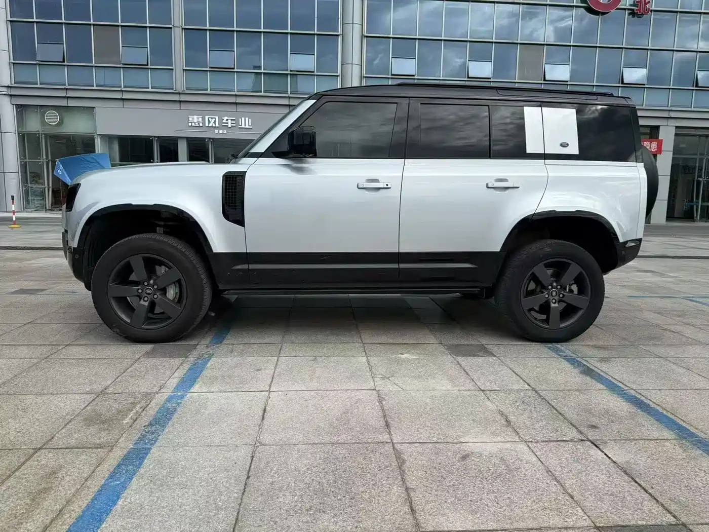 Фото 3 - Land Rover Defender