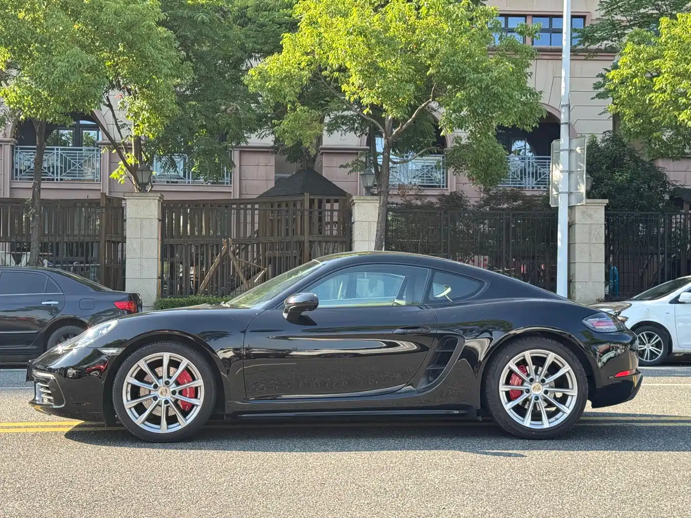 Porsche 718 2018 Cayman 2.0T фото 13