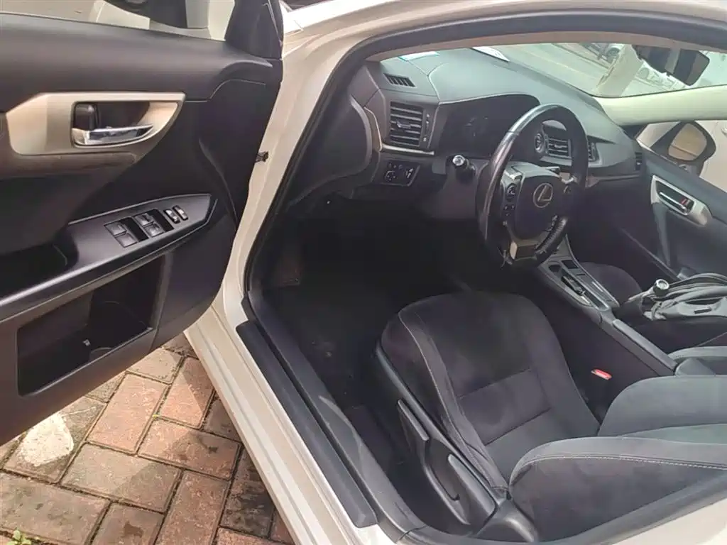 Lexus CT 2014 CT200h Elite Monochrome фото 16