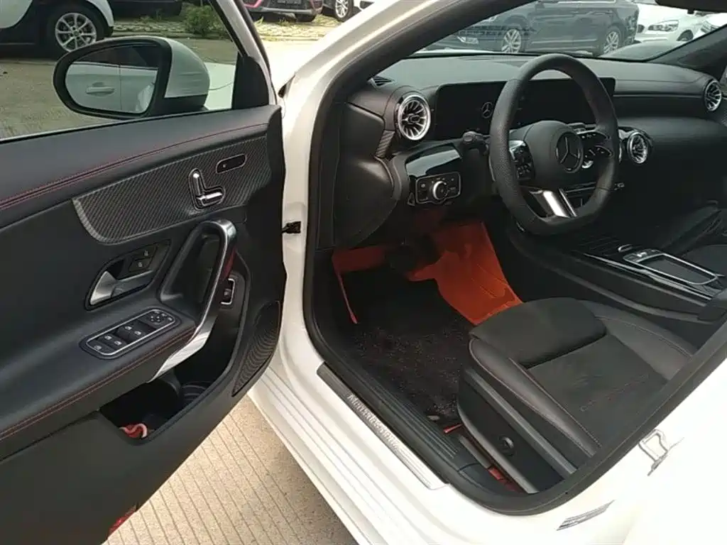Mercedes-Benz A-Class 2024 Facelift A 200 L Fashion фото 16