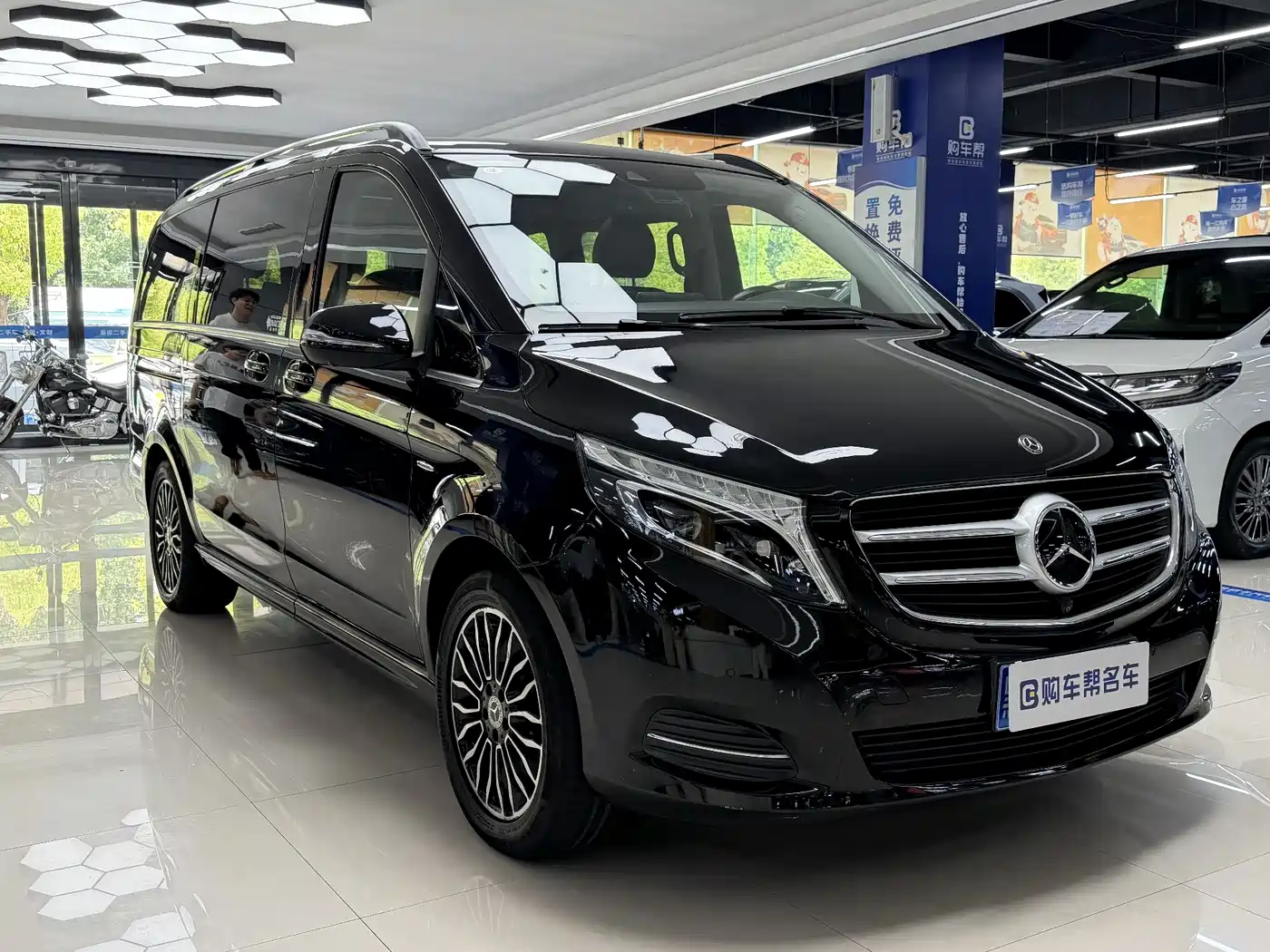 Mercedes-Benz V-Class 2018 V 260 Premium Edition China VI фото 3