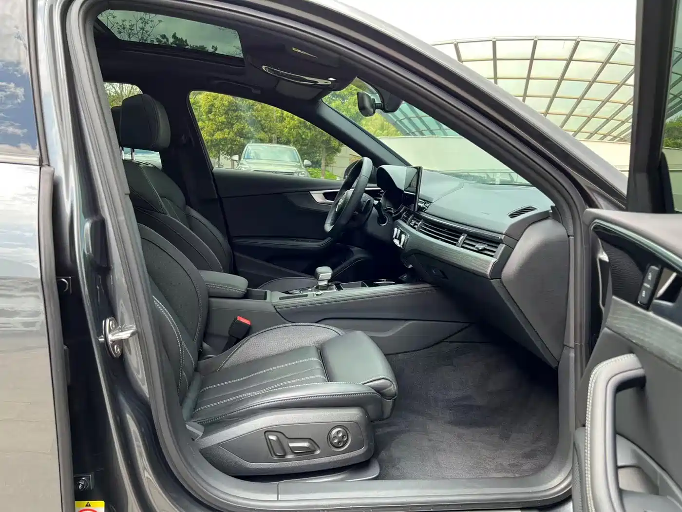 Audi A4L 2023 40 TFSI Luxury Sport фото 22