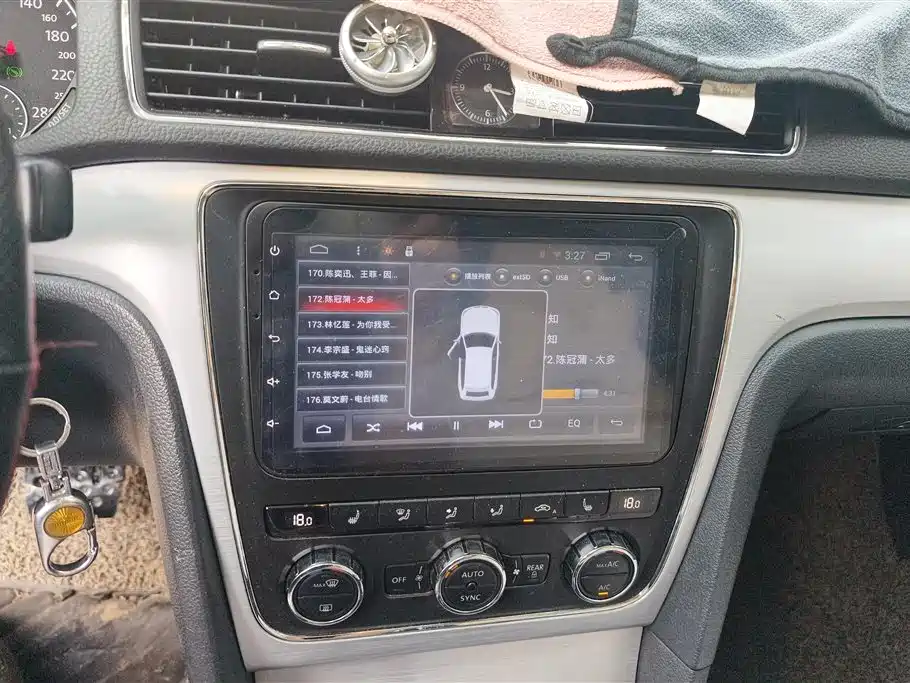 Volkswagen Passat 2015 1.8TSI DSG Honor Edition фото 13