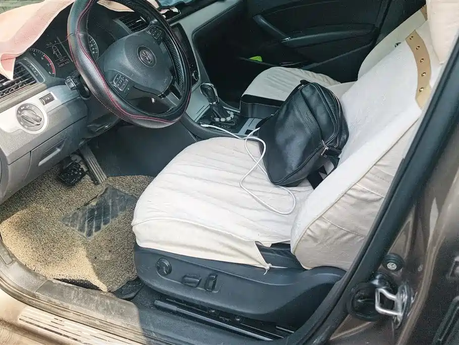 Volkswagen Passat 2015 1.8TSI DSG Honor Edition фото 9