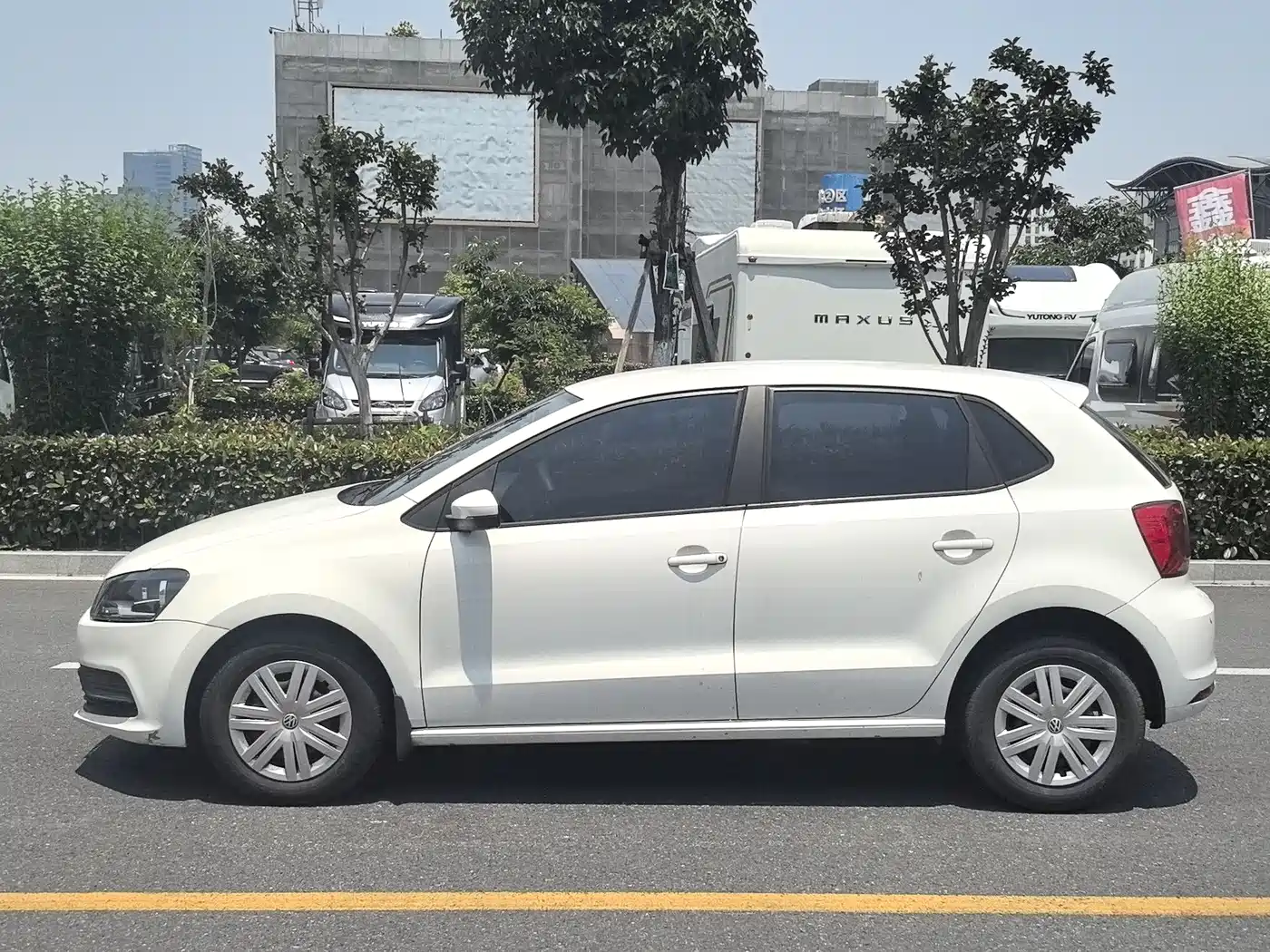Volkswagen Polo 2018 1.5L Auto Safe Drive фото 4