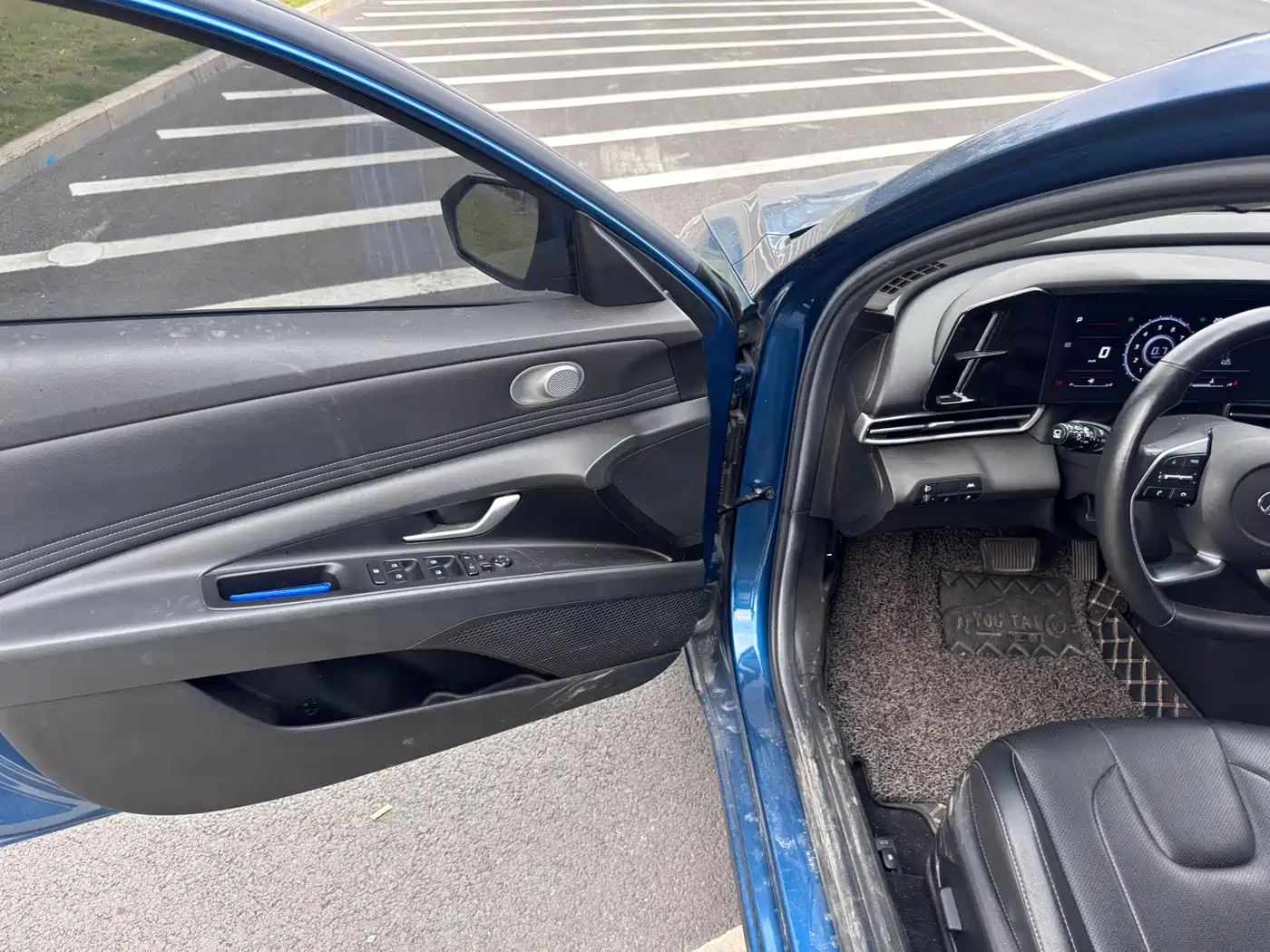 Hyundai Elantra 2021 1.5L CVT GLX Elite Edition фото 8