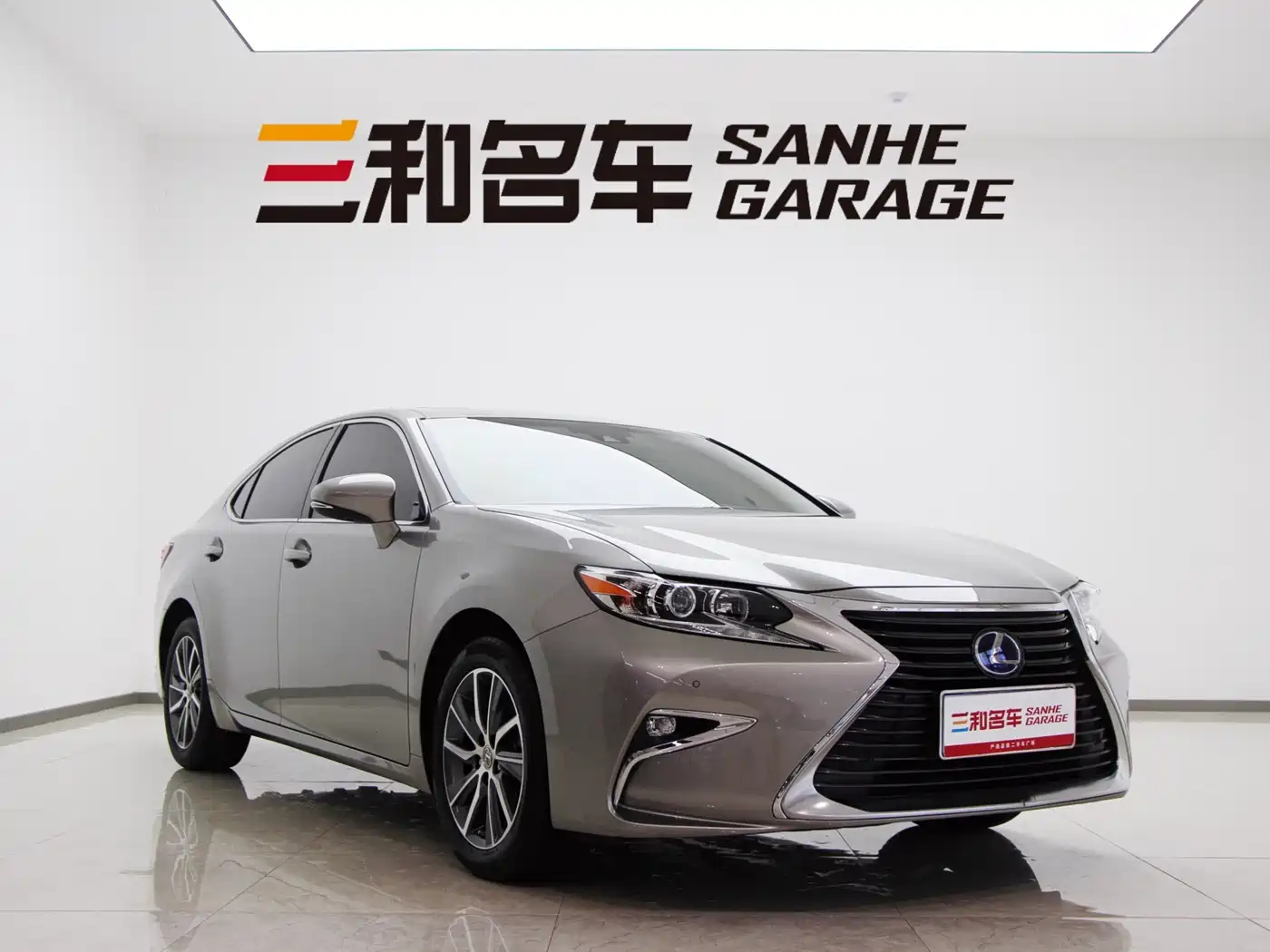 Lexus ES 2015 300h Comfort Edition фото 3