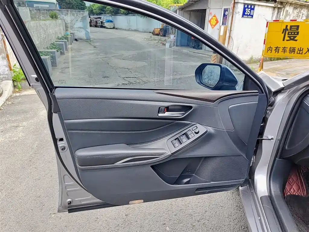 Toyota Avalon 2021 2.5L Luxury Edition фото 6