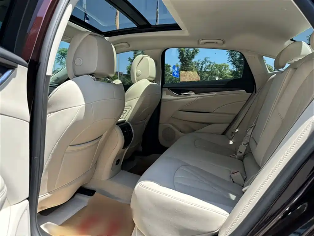 Buick LaCrosse 2022 Avenir First Edition фото 4
