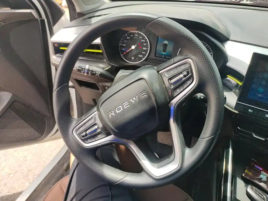 Фото 15 - Roewe i5