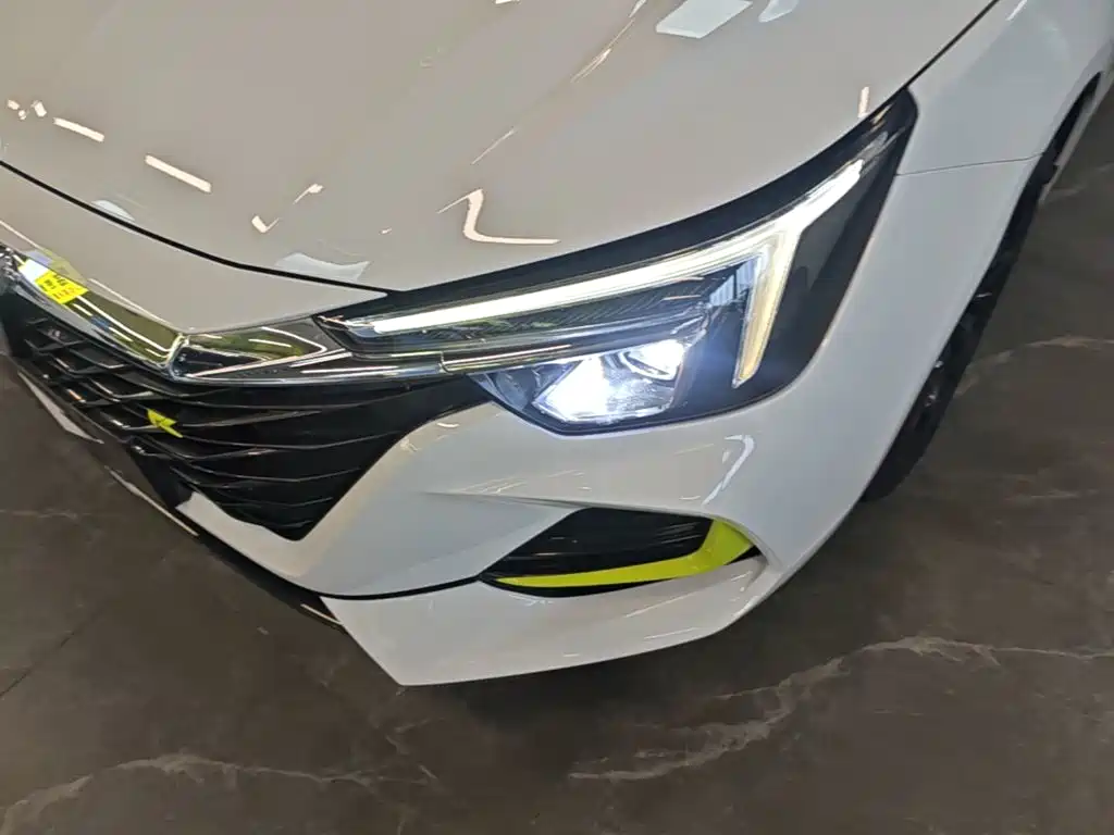 Roewe i6 MAX 2022 2020 Model 300TGI Automatic Cool & Smart Edition