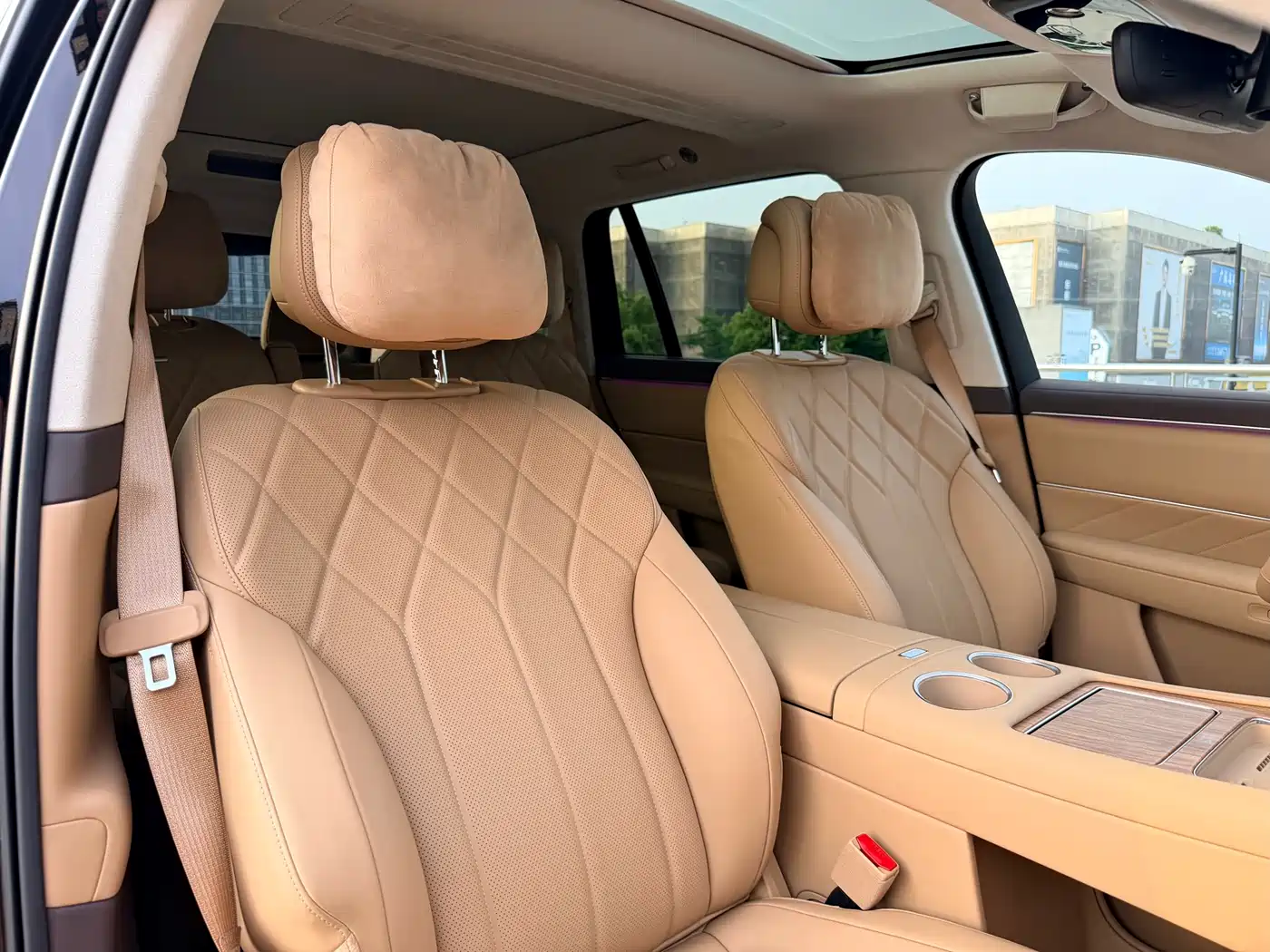 AITO Wenjie AITO M8 2025 Extended Range Ultra 53.4kWh 6-Seater фото 17