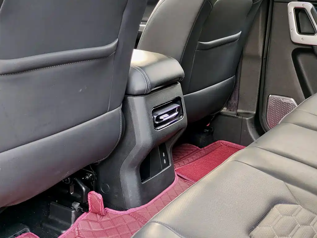 212 T01 2025 2024 2.0T Explorer