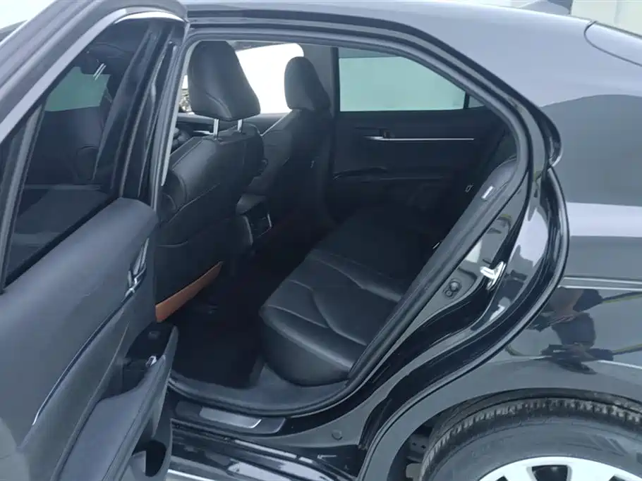 Toyota Camry 2023 2.0G Luxury Edition фото 11