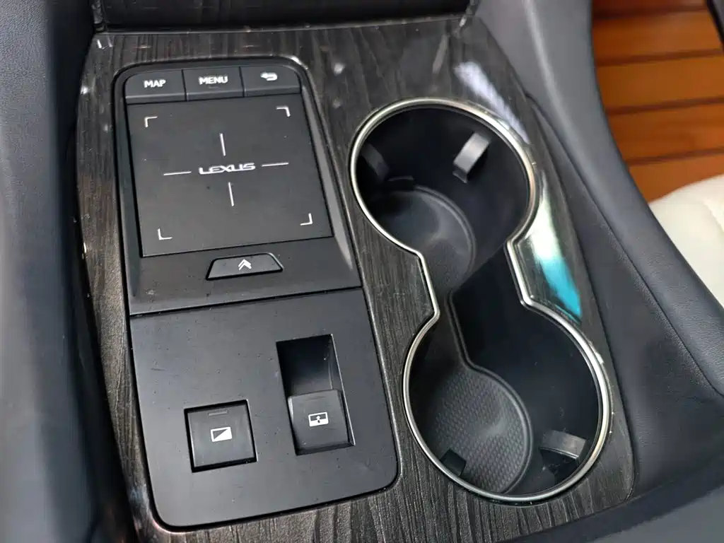 Lexus LM 2021 2020 300h 4-Seat Imperial Edition