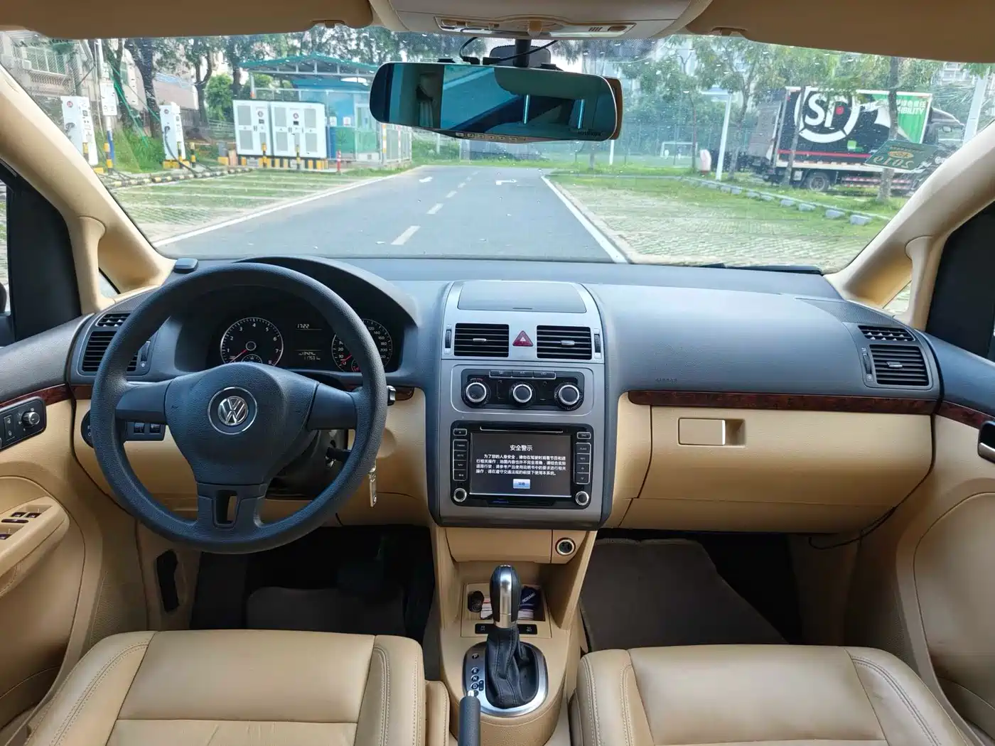 Volkswagen Touran 2013 1.4T DSG Comfort 5-seater фото 15