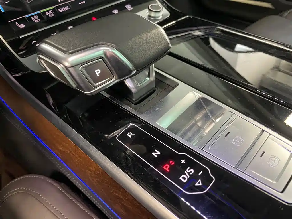 Audi A8 2022 A8L 55 TFSI quattro Luxury Collector's Edition фото 20