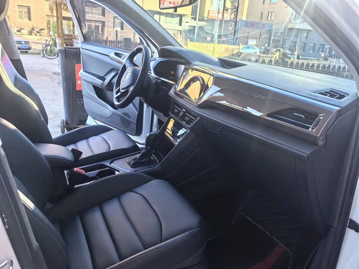 Volkswagen Tharu 2022 280TSI 2WD Comfort фото 10