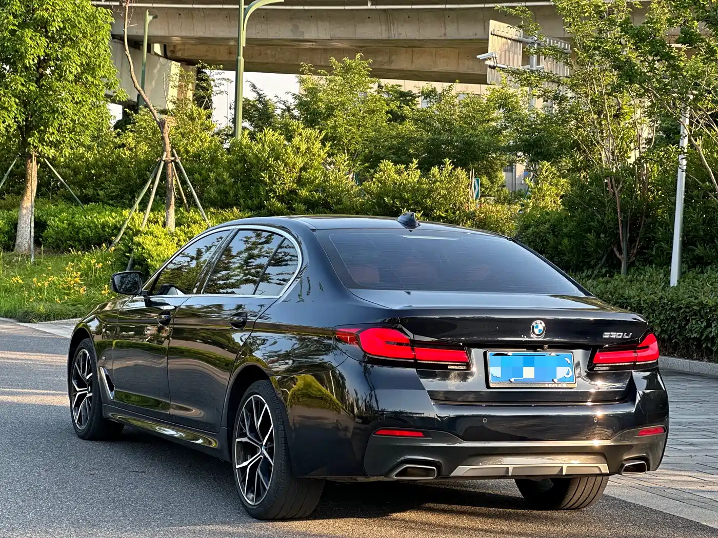 BMW 5 Series 2022 530Li Exclusive M Sport Package фото 4