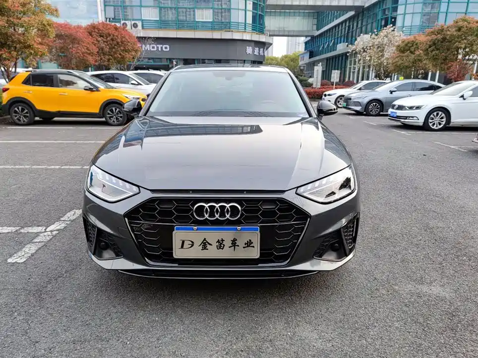 Audi A4L 2022 40 TFSI Luxury Dynamic фото 2